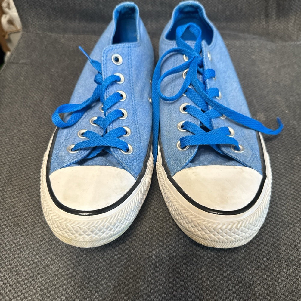 Adult Blue Converse; Women Size 8 / Men Size 6